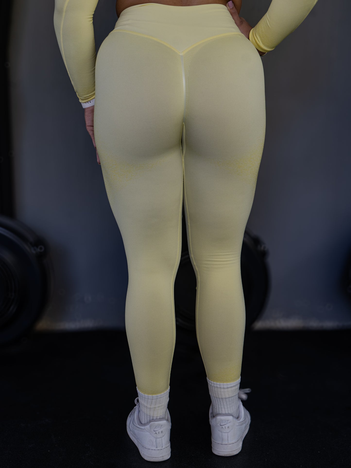 [𝑳𝒊𝒇𝒕𝒊𝒏𝒈] Yellow Hibiscus Leggings